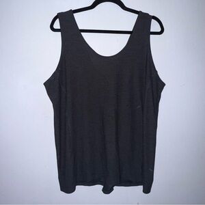 Old Navy active breathe on women’s size XL gray tank top with back slit